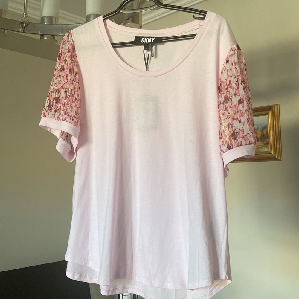 DKNY blouse brand new very pretty